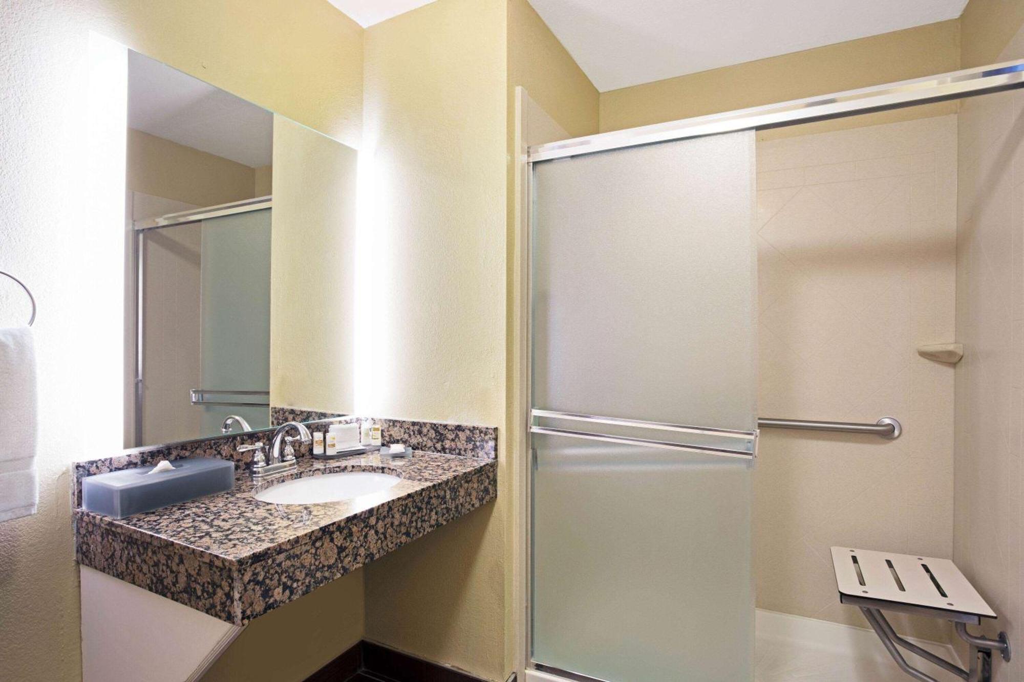 La Quinta By Wyndham Lexington South / Hamburg Hotel Екстериор снимка